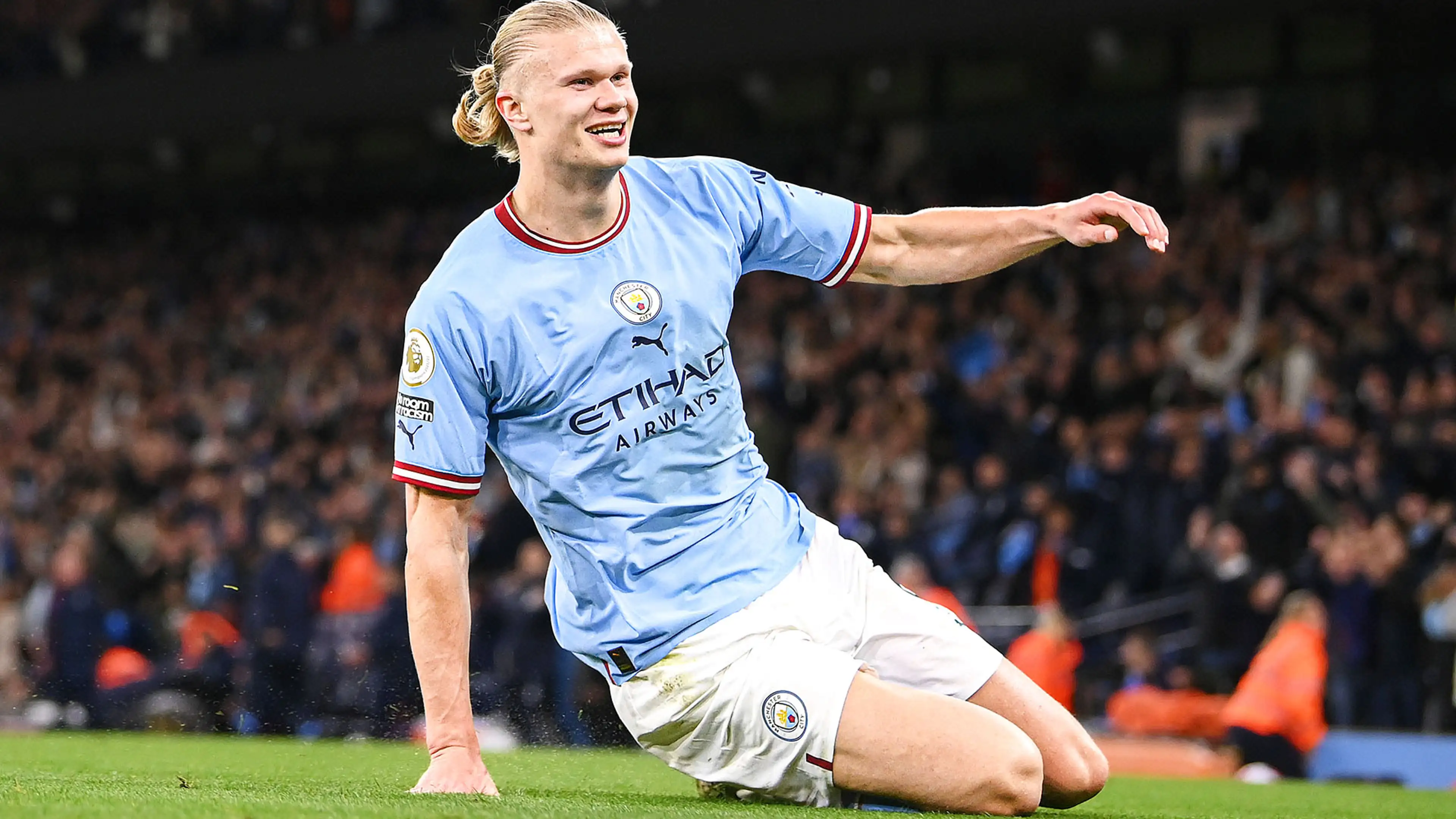 GOAL! Erling Haaland opens the score from the penalty spot for Manchester City vs Manchester United